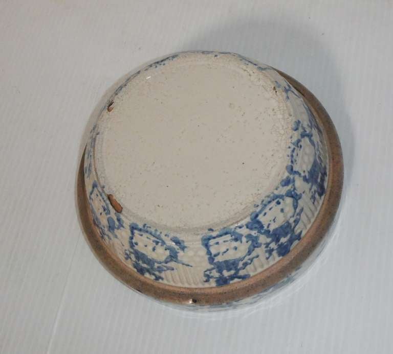 19th Century Blue and White Sponge Ware Pottery Bowl In Excellent Condition In Los Angeles, CA