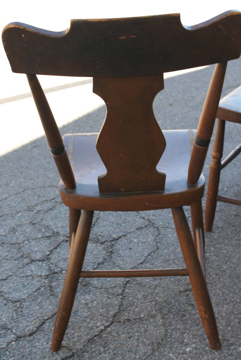 Set of Six Original Painted 19th Century Pennsylvania Plank-Bottom Chairs In Good Condition In Los Angeles, CA