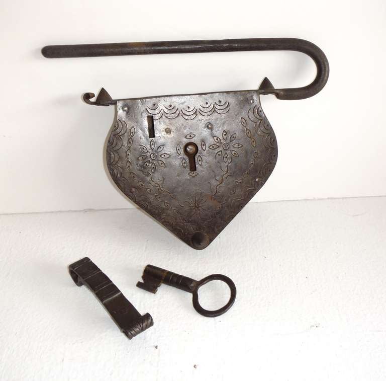 Early 18th Century Hand Forged Iron Monumental Hanging Heart Shaped Lock In Excellent Condition In Los Angeles, CA