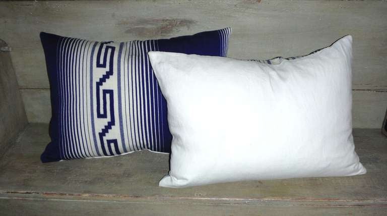 Pair of Mexican Indian Tex Coco Weaving Bolster Pillows In Excellent Condition In Los Angeles, CA