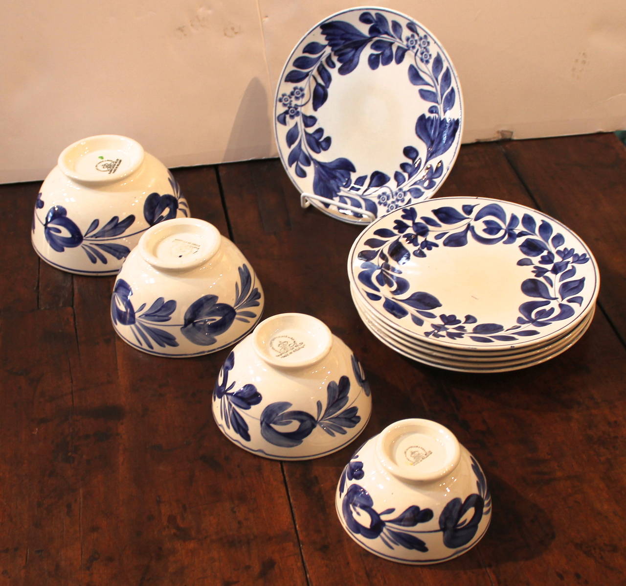 This is really a wonderful starter set of blue and white stick spatter in the English pattern of Adams Rose. All pieces are in mint condition. There are six plates and a nest of four bowls. The plates measure 9