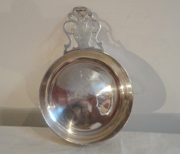 This sterling silver Tiffany Paul Revere porringer is in great condition.This signed Tiffany New York /925 sterling is marked on the base.The condition is pristine .