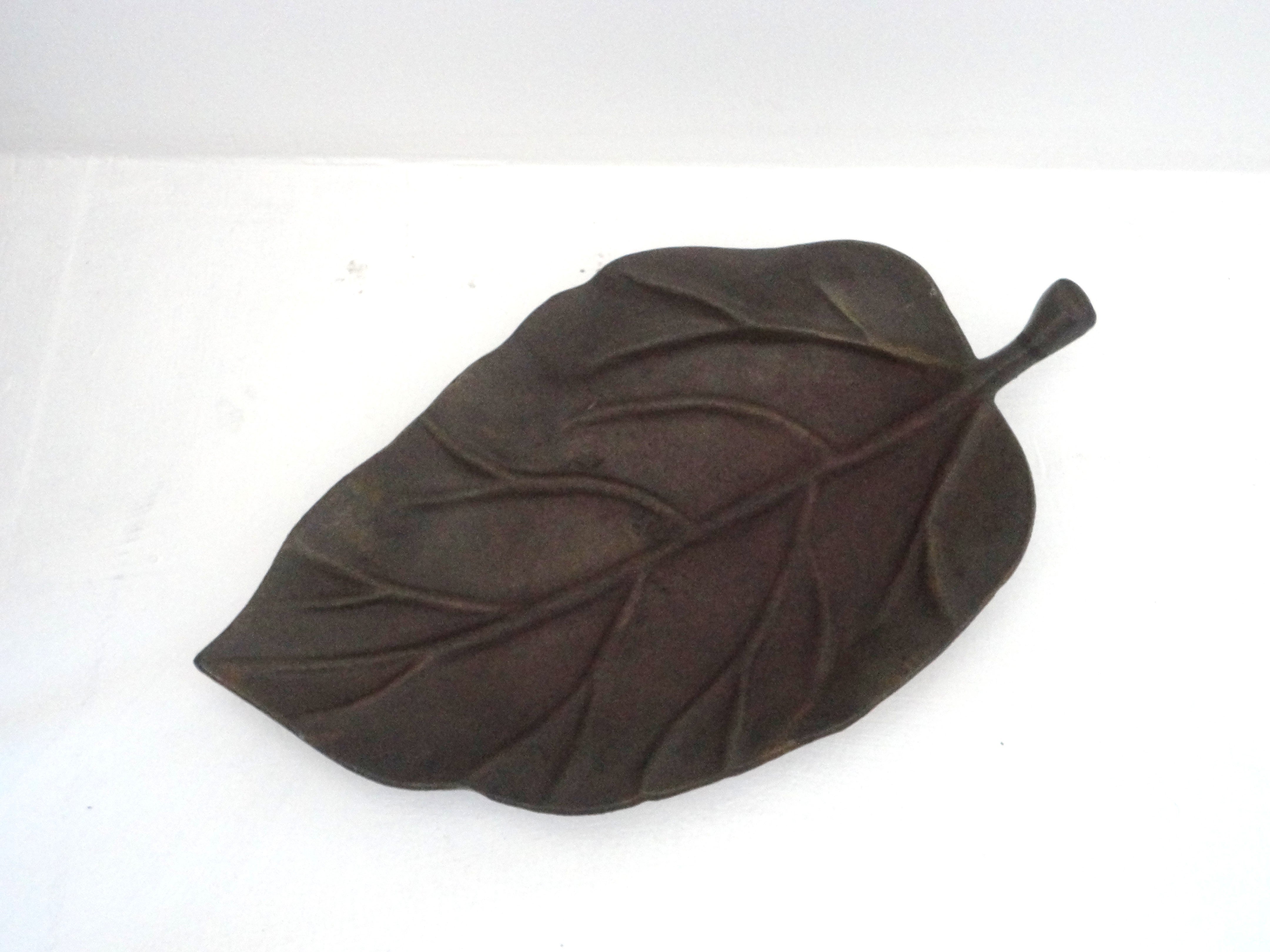 Large Cast Iron 19thc  Painted Leaf Tray