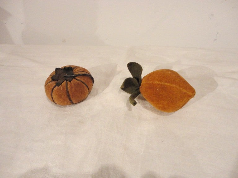 Collection of 19 Pieces Of Velvet Fruit From New England 4