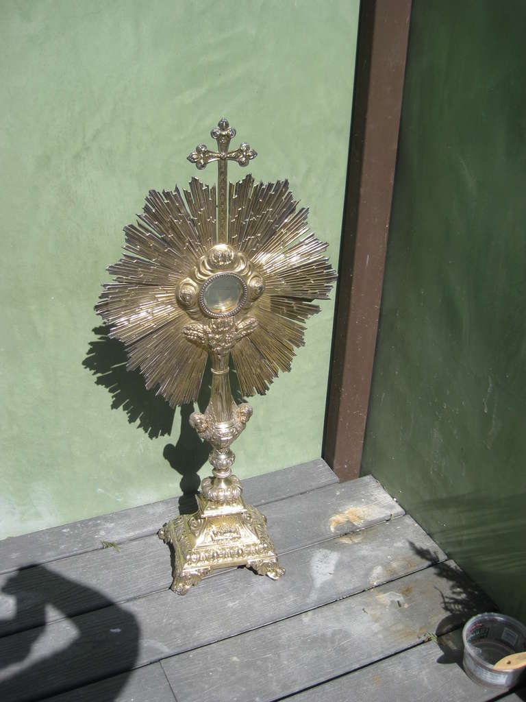 Beautiful 19th Century  French Gilt Silver Monstrance For Sale 1