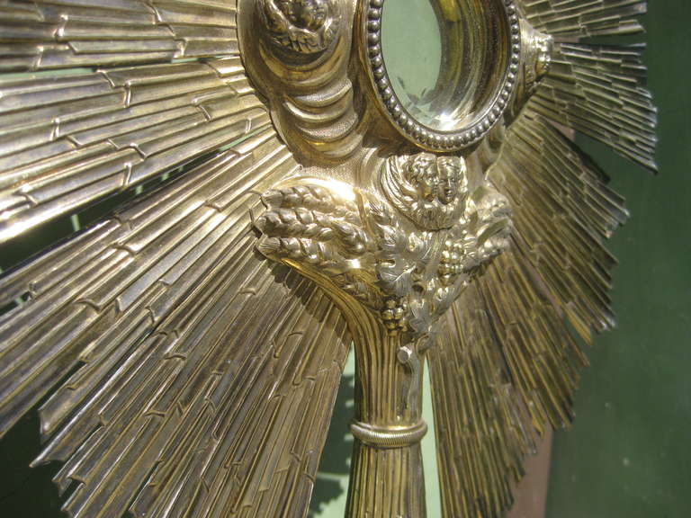 Beautiful 19th Century  French Gilt Silver Monstrance For Sale 4