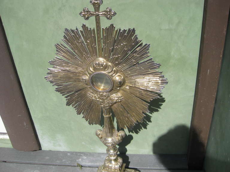 Beautiful 19th Century  French Gilt Silver Monstrance For Sale 5