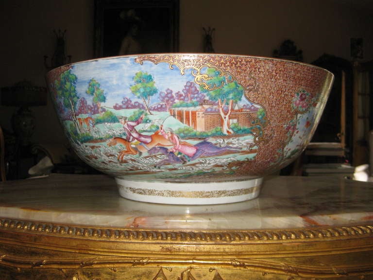 Important Chinese Export Punch Bowl In Excellent Condition For Sale In Santa Rosa, CA