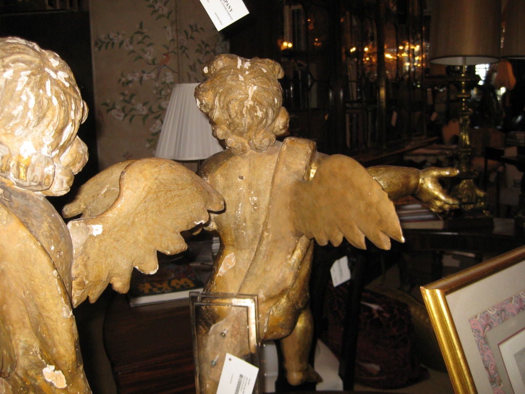 Pair of 18th Century Giltwood Angels For Sale 2