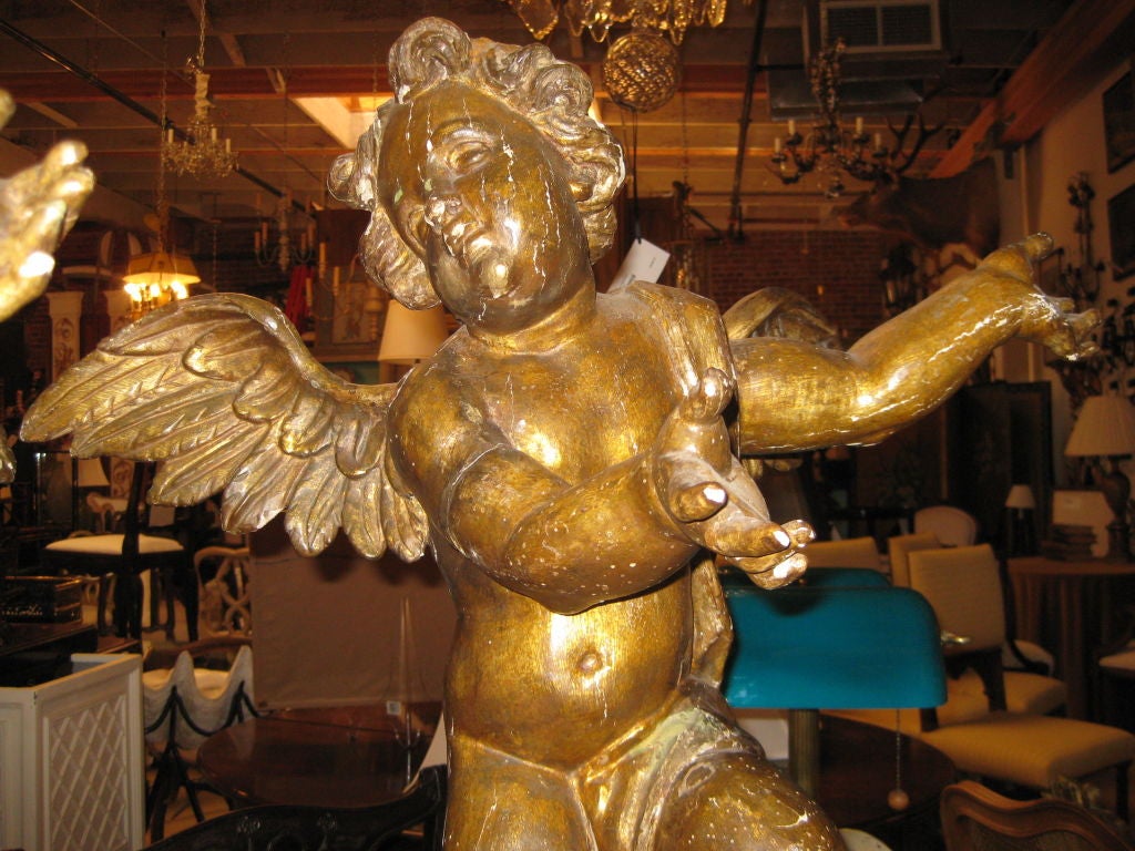 Wood Pair of 18th Century Giltwood Angels For Sale