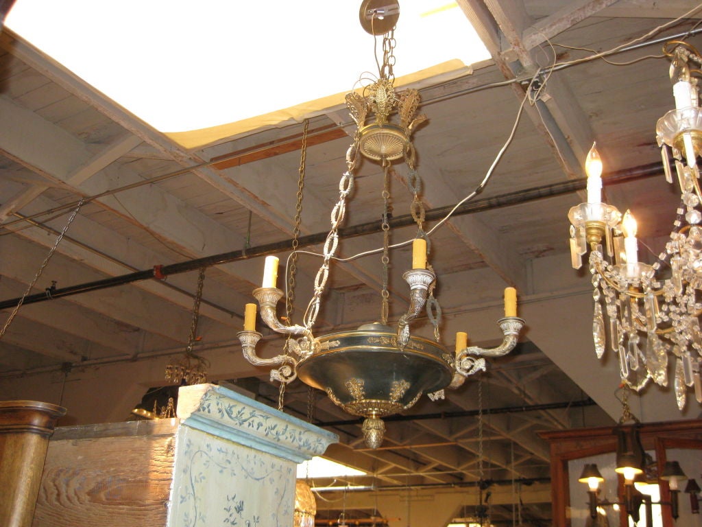 Empire Style Chandelier in Bronze and Tole For Sale 1