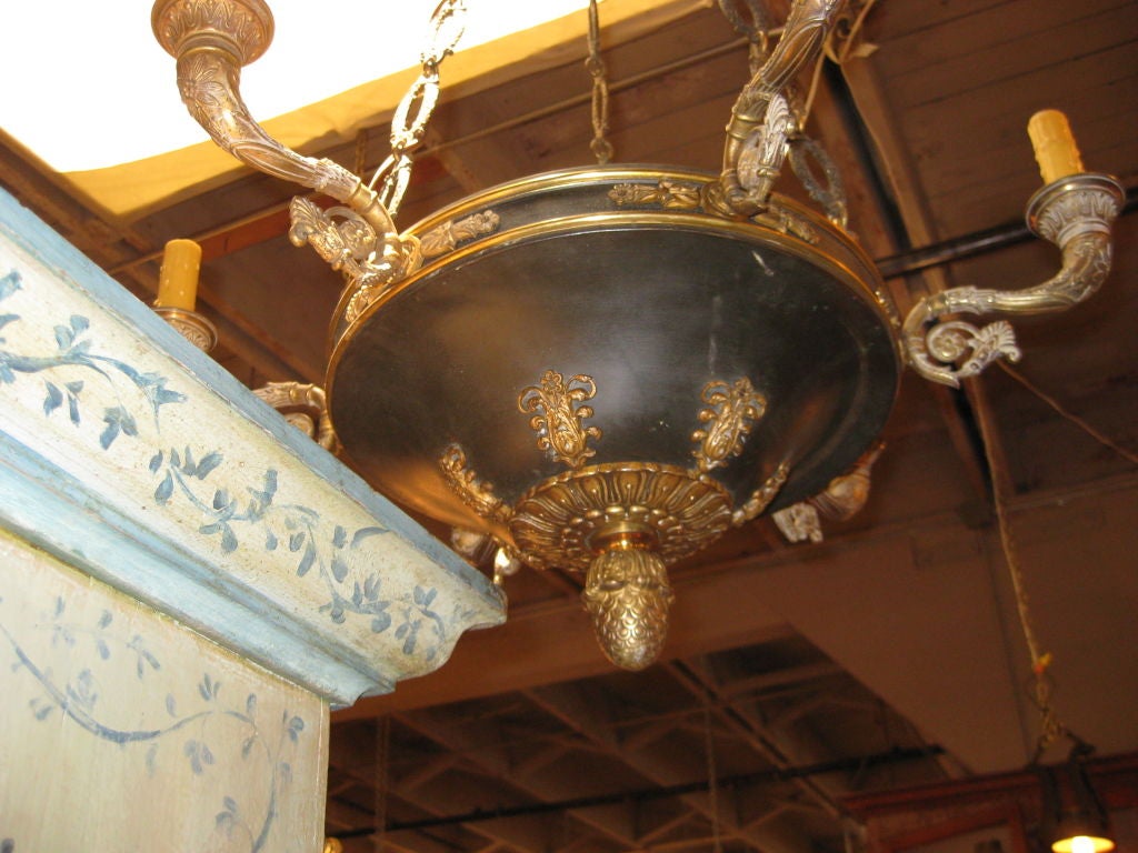 Empire Style Chandelier in Bronze and Tole For Sale 2