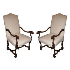 Pair of Baroque Style Throne chairs in walnut