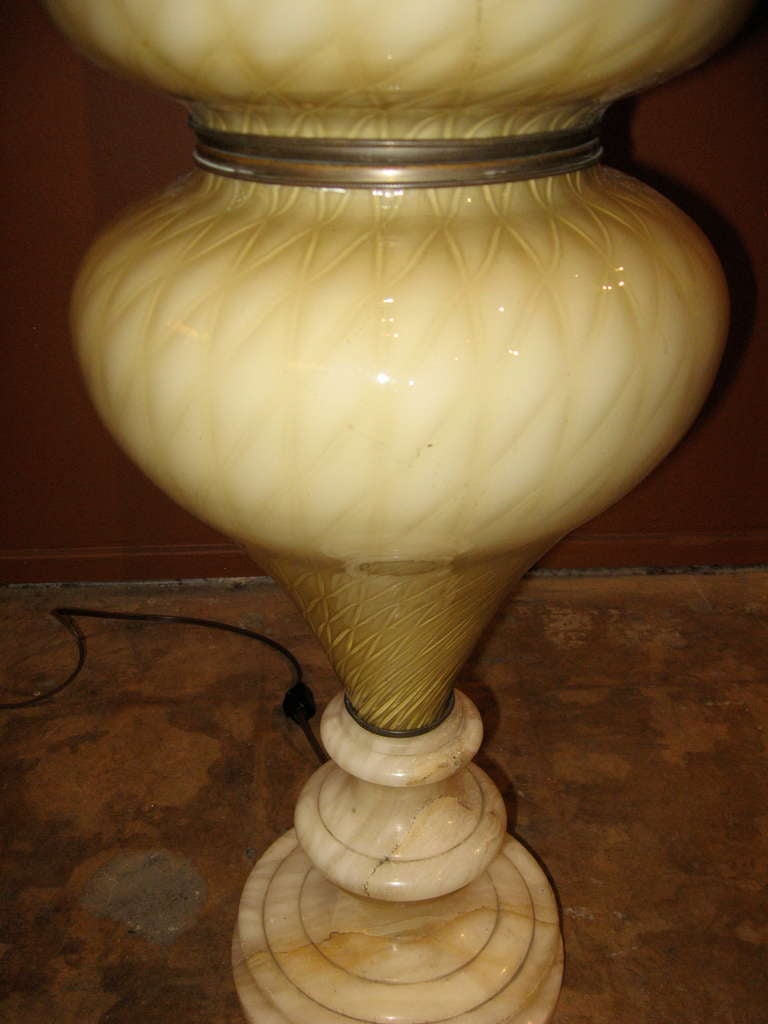 Mid-20th Century Argentine Mid-Twentieth Century Floor Lamp  in Glass and Alabaster