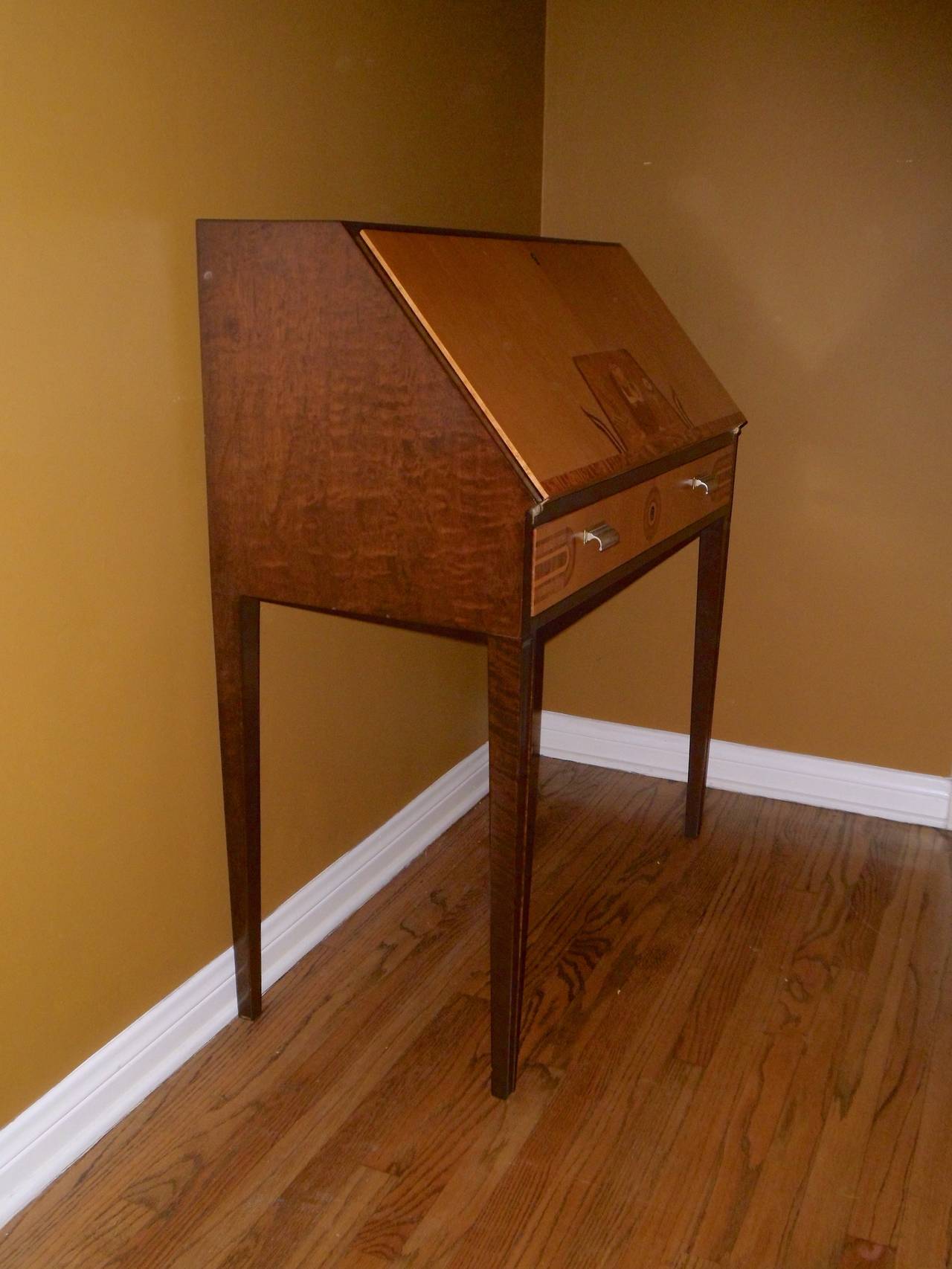 Swedish Art Deco Drop-Front Desk by Ferdinand Lundquist, circa 1920 In Excellent Condition For Sale In Richmond, VA