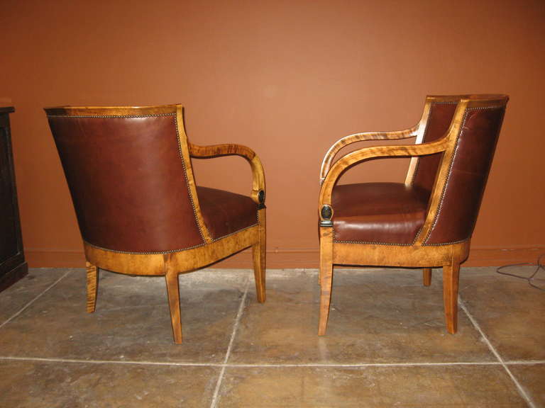 Pair of Swedish Art Deco / Neoclassical Armchairs in Golden Flame Birch 2