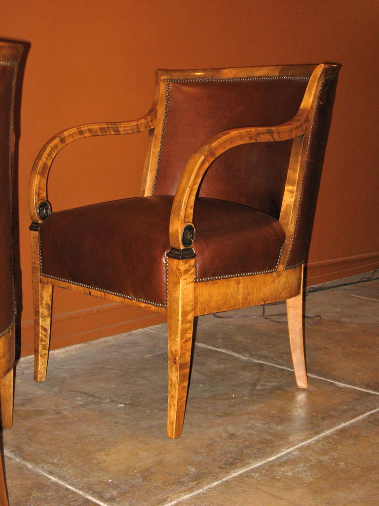 Pair of Swedish Art Deco / Neoclassical Armchairs in Golden Flame Birch 1