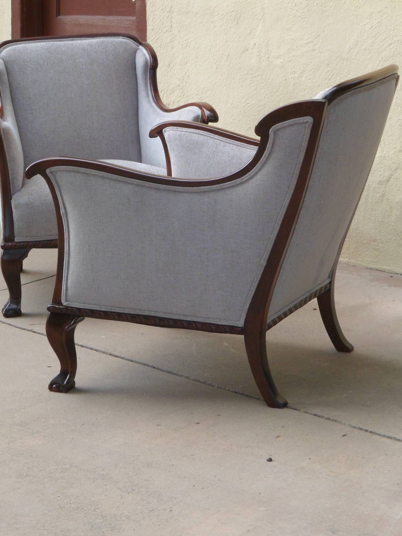 Early 20th Century Pair of Swedish Art Nouveau Armchairs in Taupe Velvet, circa 1910