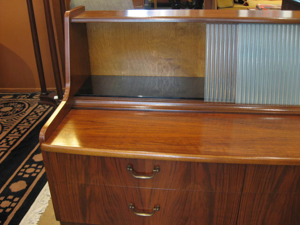 Swedish Mid-Century Modern Dresser or Storage Cabinet In Excellent Condition For Sale In Richmond, VA