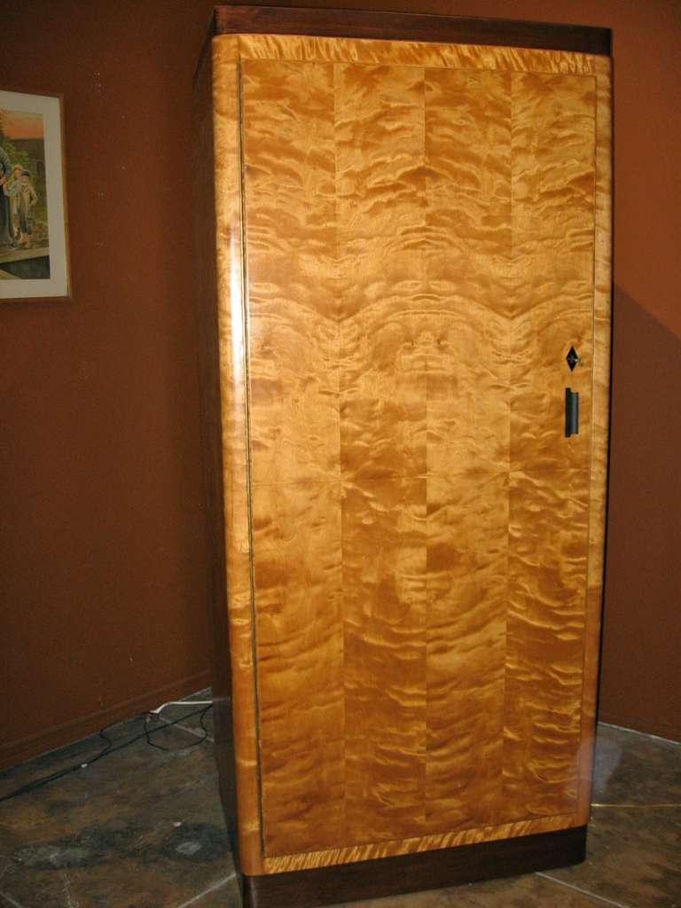 Large Swedish Art Deco Armoire in Highly Figured Flame Birch and Walnut 3