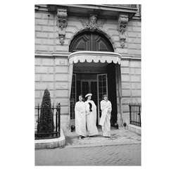 Mark Shaw Editioned Photo- House of Dior-Models Under Wrap, 1953 Mark Shaw Editioned Photo- House of Dior-Models Under Wrap, 1953