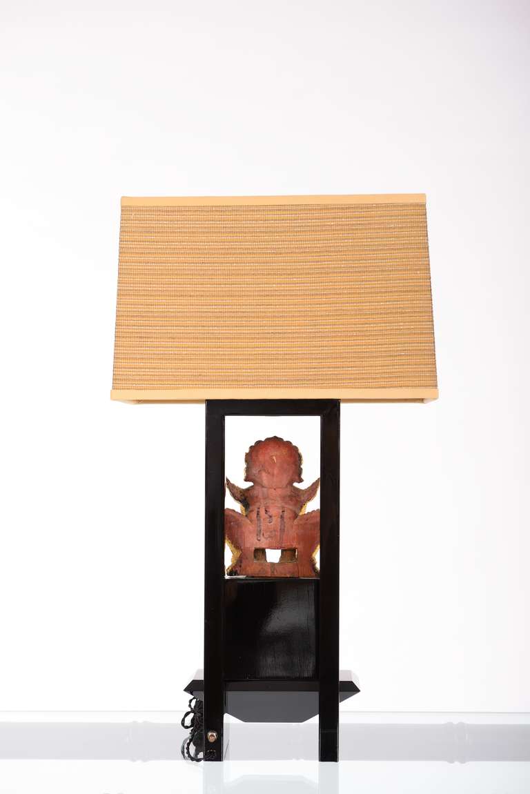 Mid-20th Century Lacquered Table Lamp Featuring Gilt Temple Dog by William Haines