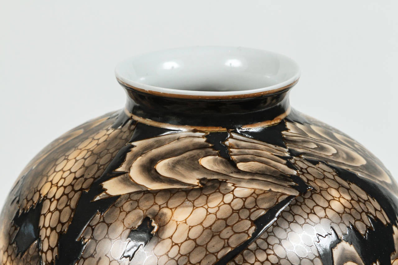 Japanische glasierte Keramikvase (Organische Moderne) im Angebot