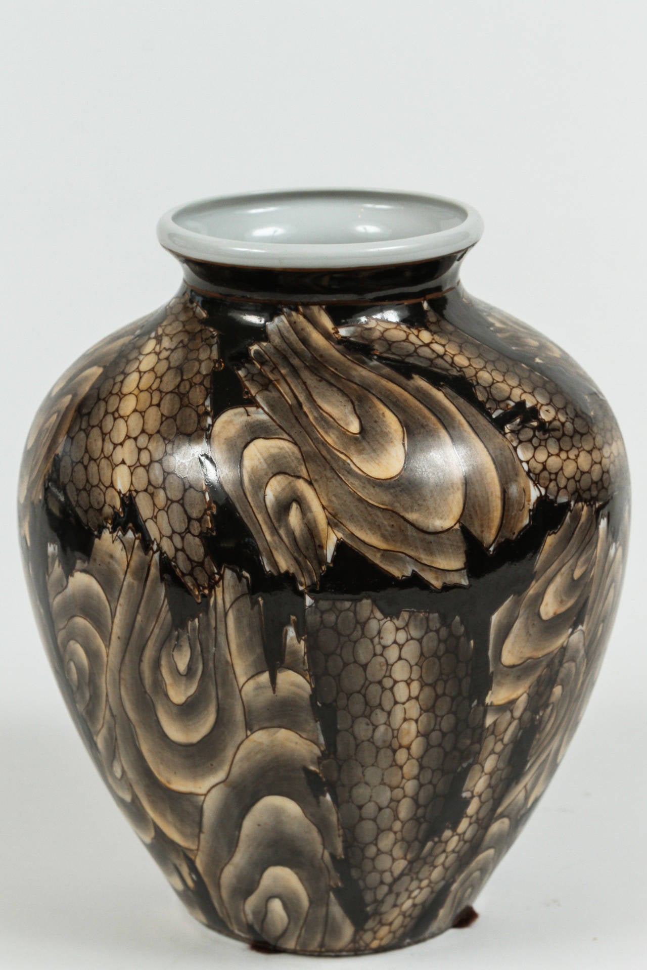 Japanische Keramikvase (Organische Moderne) im Angebot