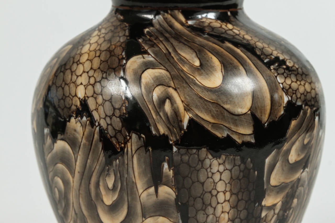 Japanische Keramikvase (Handbemalt) im Angebot
