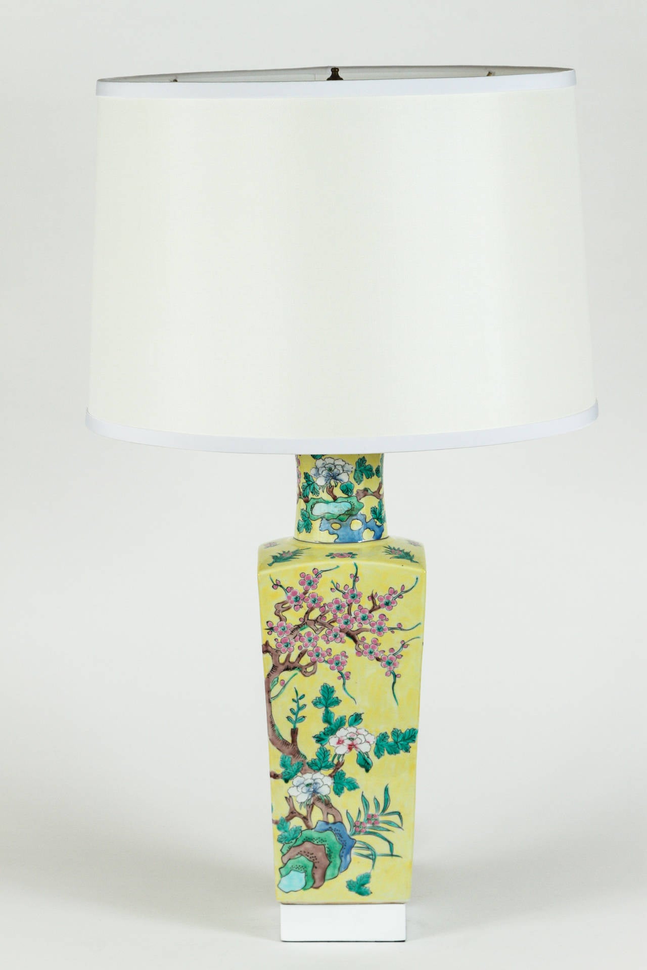 Mid-Century Modern Custom Designed Chinese Yellow Urn Lamp by William Haines