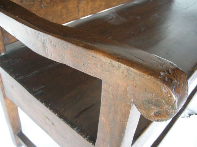 American Scalloped Bench