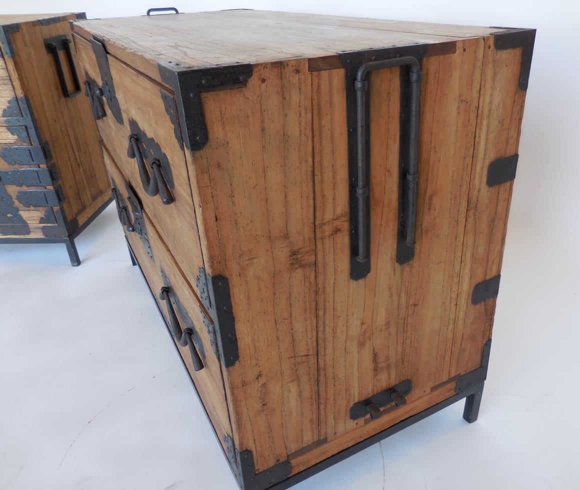Japonisme Pair of 19th Century Tansu Nightstands