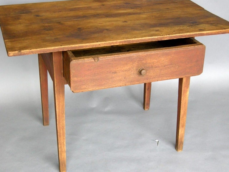 Federal Tavern Table In Good Condition In Los Angeles, CA