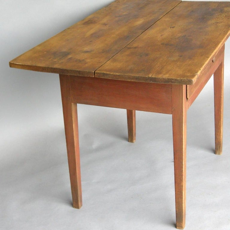 Pine Federal Tavern Table
