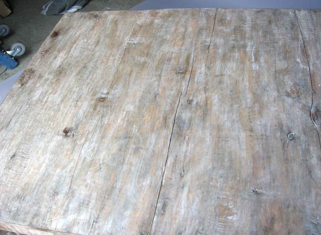 White washed coffee table made in oak.
FOR OUR COMPLETE INVENTORY PLEASE GO TO www.dosgallos.com