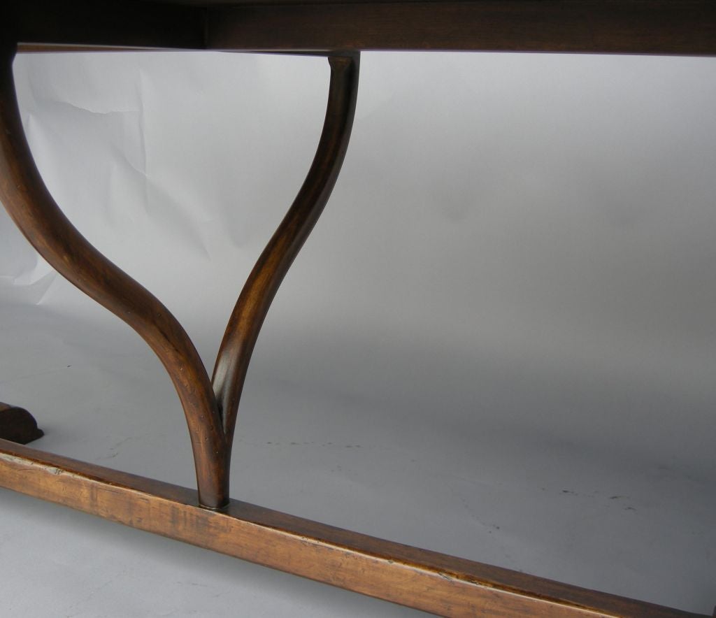 Custom Walnut Wood Oval Table with Wishbone Stretcher by Dos Gallos Studio In Excellent Condition For Sale In Los Angeles, CA