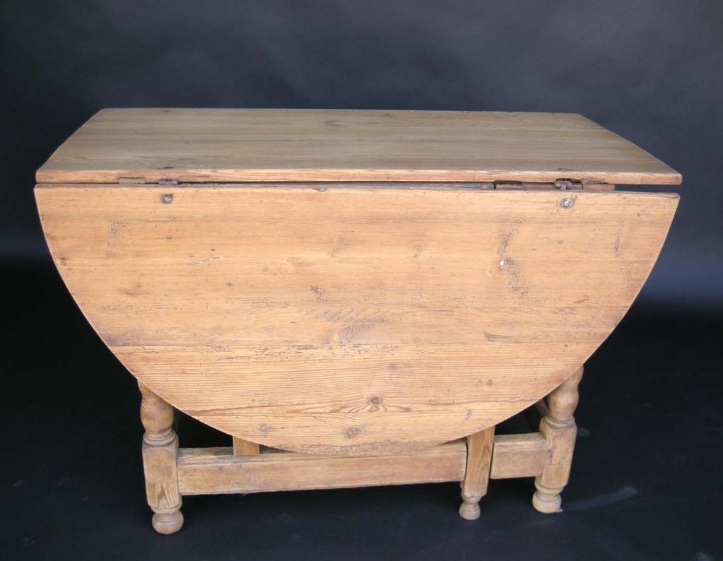 18th Century and Earlier 18th Century Gate Leg Table