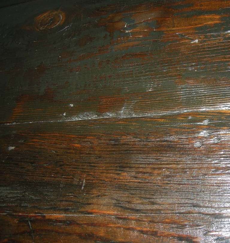 Dos Gallos, maßgefertigter Holztisch im industriellen Stil mit Eisenfuß (amerikanisch) im Angebot