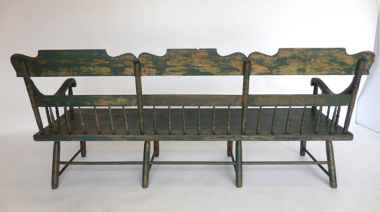 19th Century American Painted Deacon's Bench For Sale at 1stdibs