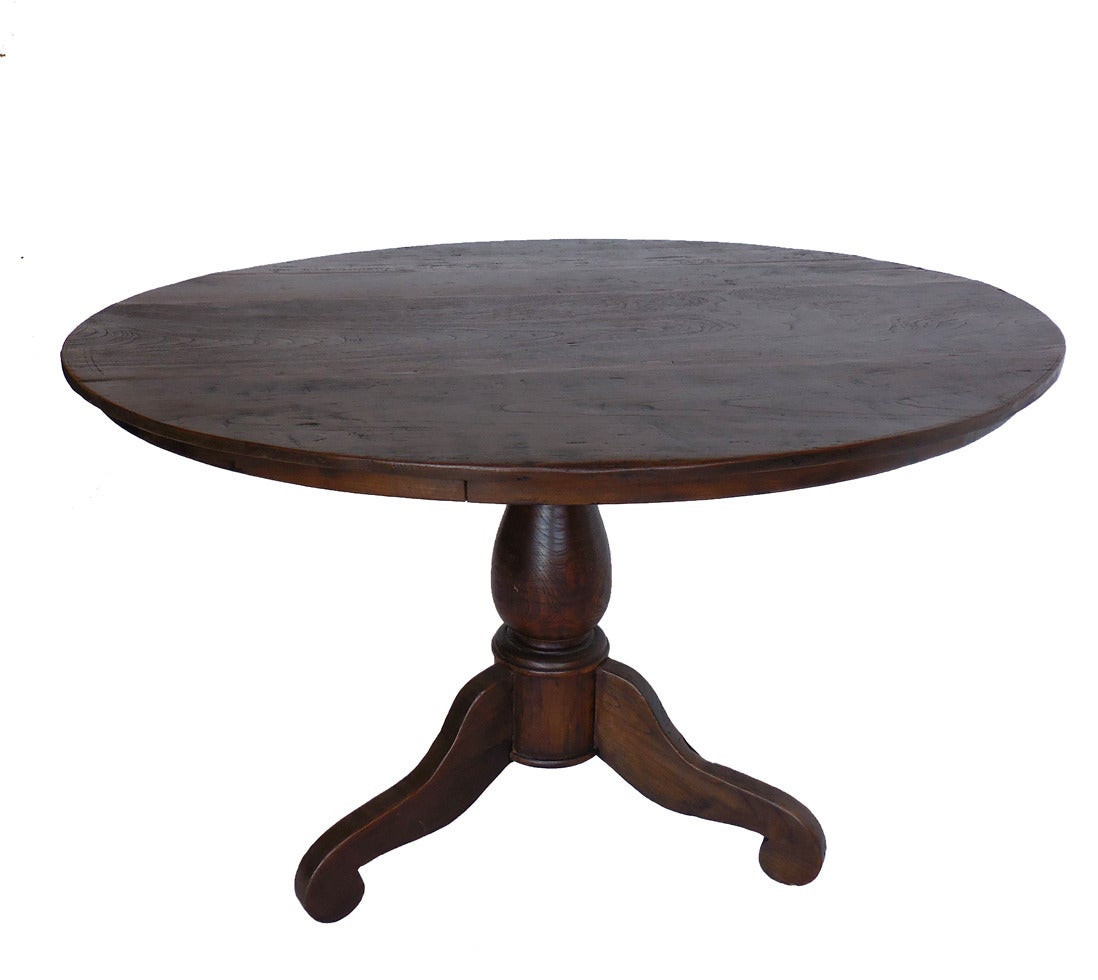 Round Teak table In Good Condition In Los Angeles, CA