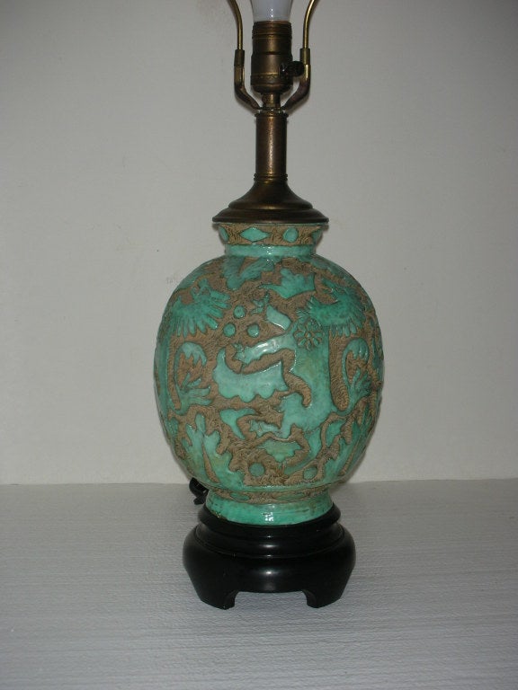 Türkisfarbene asiatische Lampe aus Steingut