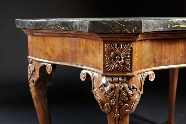 George II Serpentine Console Table with Original Porto Marble Top In Excellent Condition In Greenwich, CT