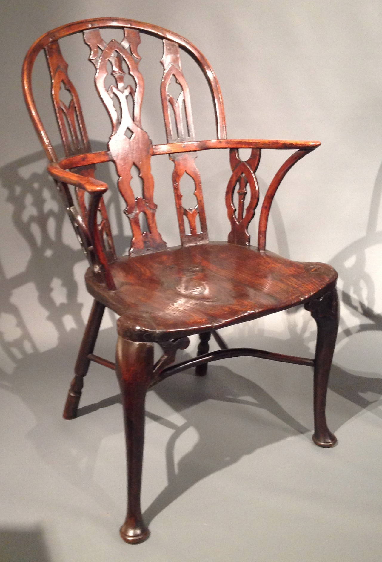 Remarkable Pair of 18th Century Gothic Yewwood Windsor Chairs In Good Condition In Greenwich, CT