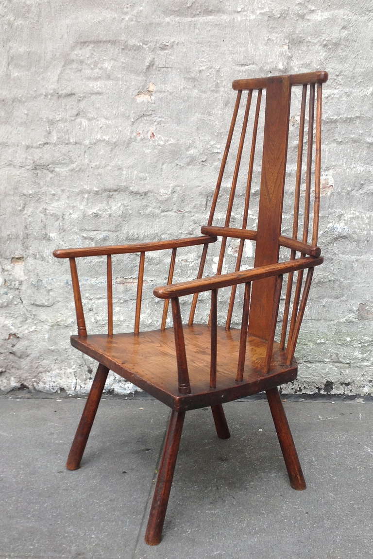 Rare Irish or West Country Comb Back Windsor Armchair In Excellent Condition In Greenwich, CT