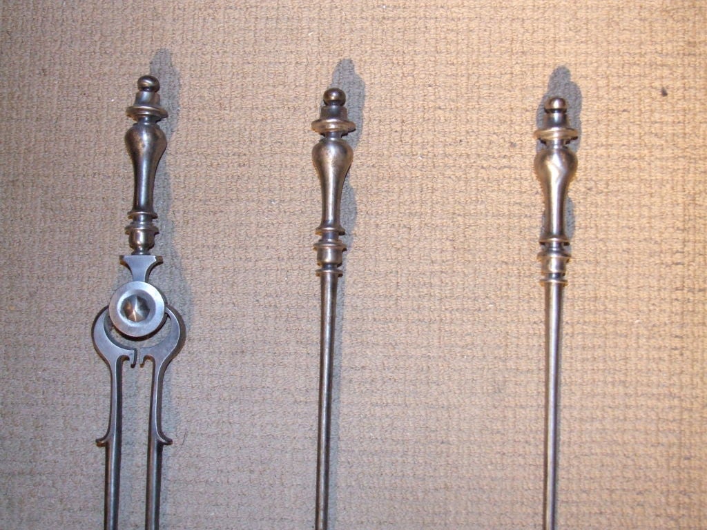 Set of Three English Gunmetal Firetools In Excellent Condition For Sale In Greenwich, CT