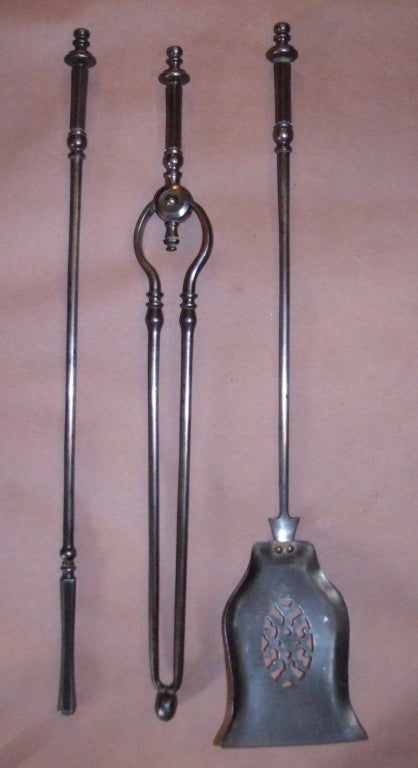 Set of 19th Century English Steel Fire Tools In Excellent Condition For Sale In Greenwich, CT