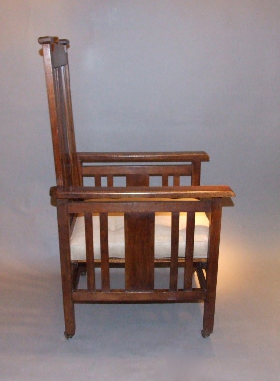 English Arts and Crafts Oak Armchair For Sale 1