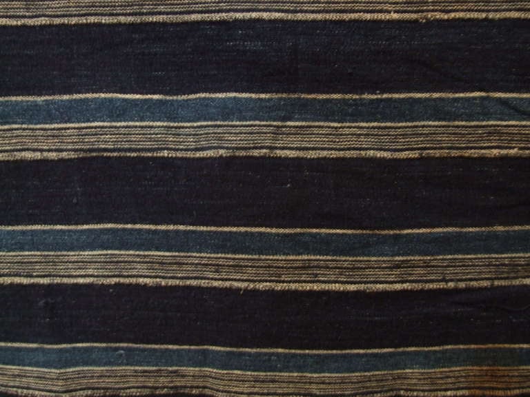 Handgesponnenes Baumwolltuch mit natürlichem Indigo von der Elfenbeinküste, ca. 1930-1950.