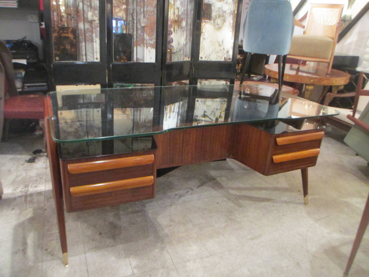Sculptural  Mid-Century Modern Desk in The Manner of Paolo Buffa.