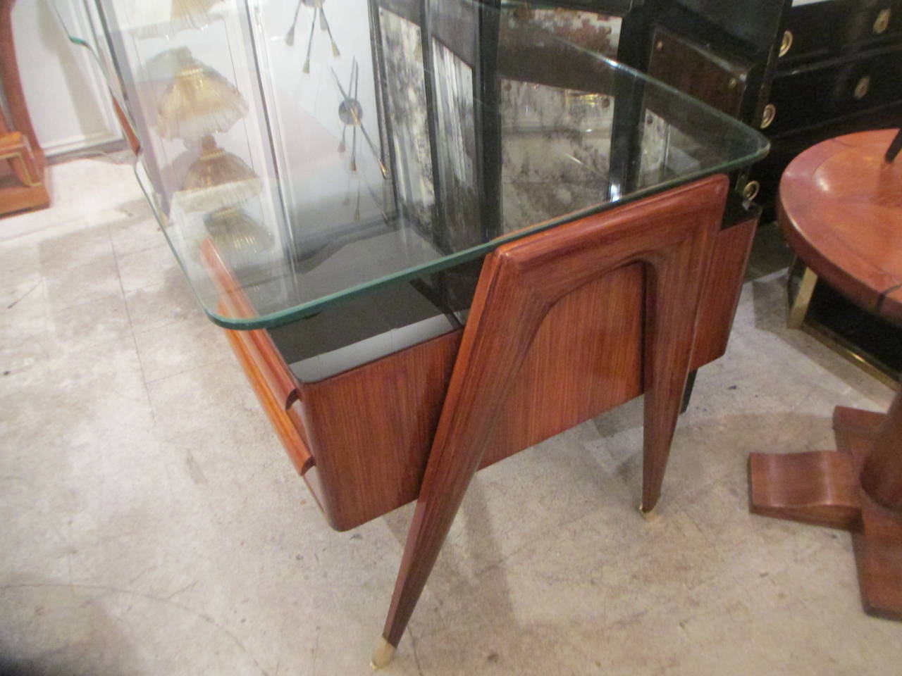 Sculptural  Mid-Century Modern Italian  Desk in the Manner of Paolo Buffa 1